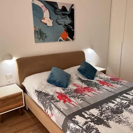 Four C 240-b Gc Apartment *