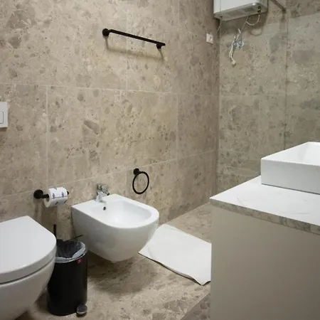Apartment Four C 240-b Gc